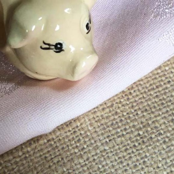 Glass Pig Napkin Rings - Picture 5 of 9